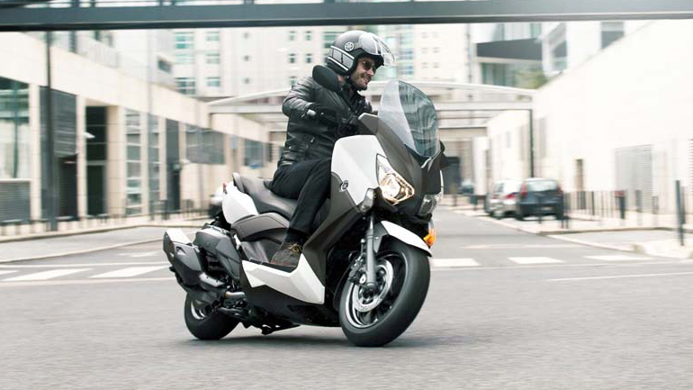 Ανακαλούνται 112 scooter της Yamaha