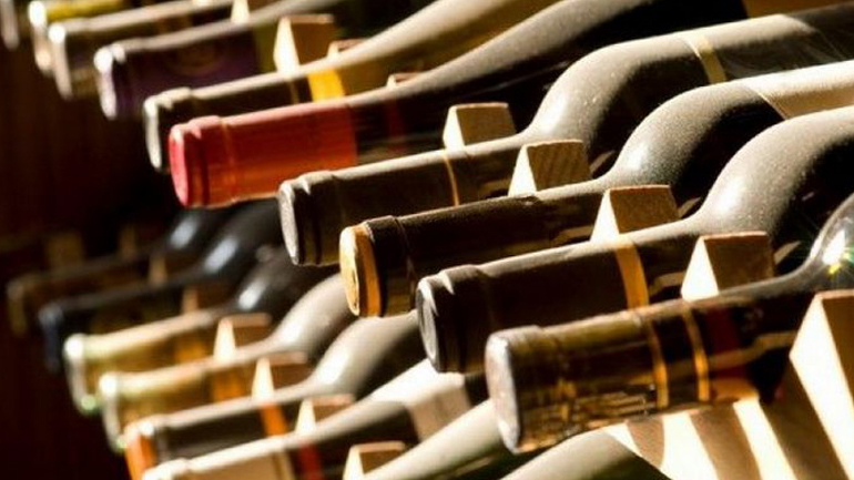 Προσφυγή στο ΣτΕ για τον φόρο στο κρασί