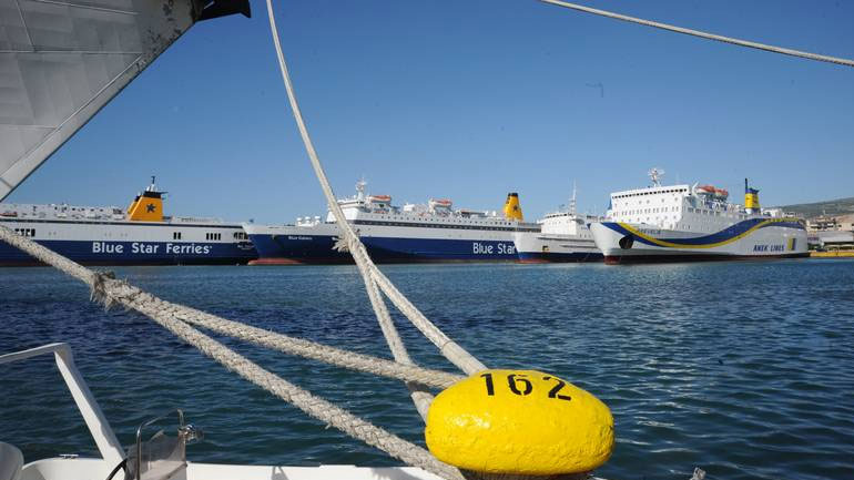 Χωρίς πλοία από αύριο και για 48 ώρες λόγω απεργίας