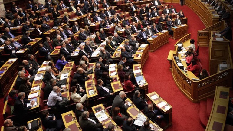 Μοίρασαν στους… εαυτούς τους 4,5 εκατ. ευρώ