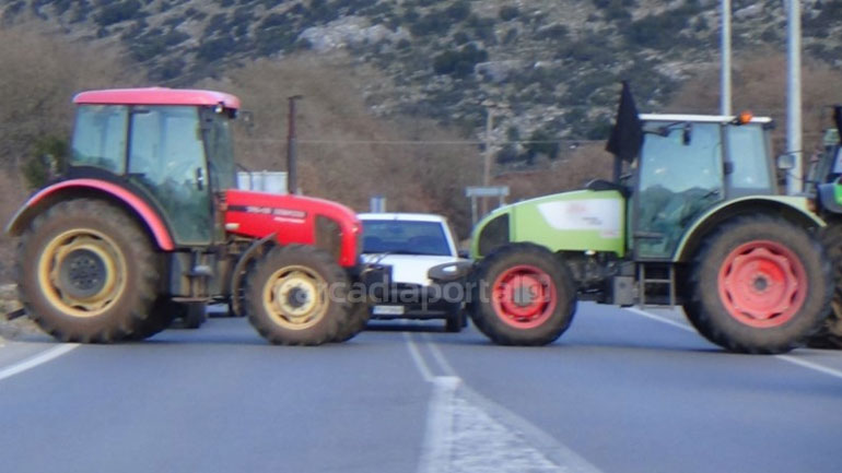Έκλεισαν τα διόδια Νεστάνης οι αγρότες της Αρκαδίας