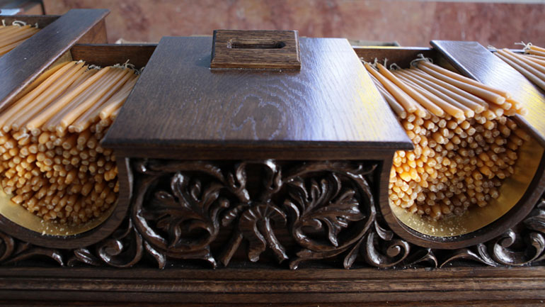 Ιωάννινα: Άδειασαν το παγκάρι και περιέλουσαν την εκκλησία με πετρέλαιο