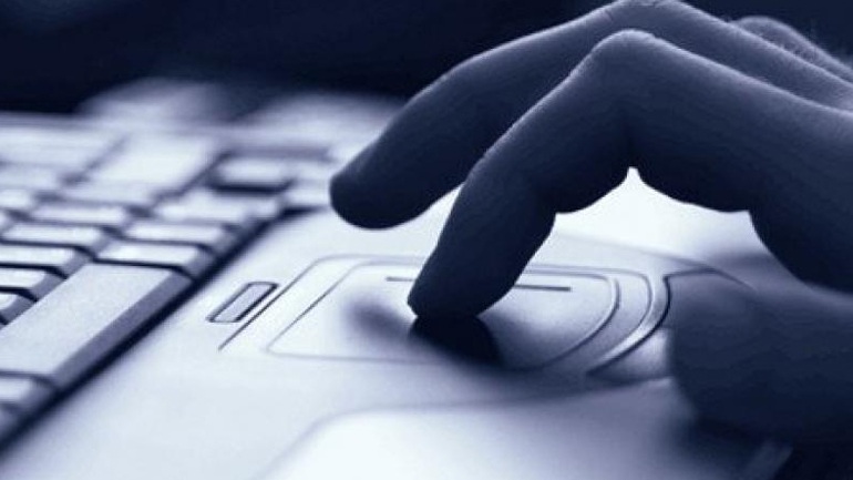 Ιεράπετρα: Ανέβασαν στο Facebook πλαστές γυμνές φωτογραφίες συμμαθήτριάς τους