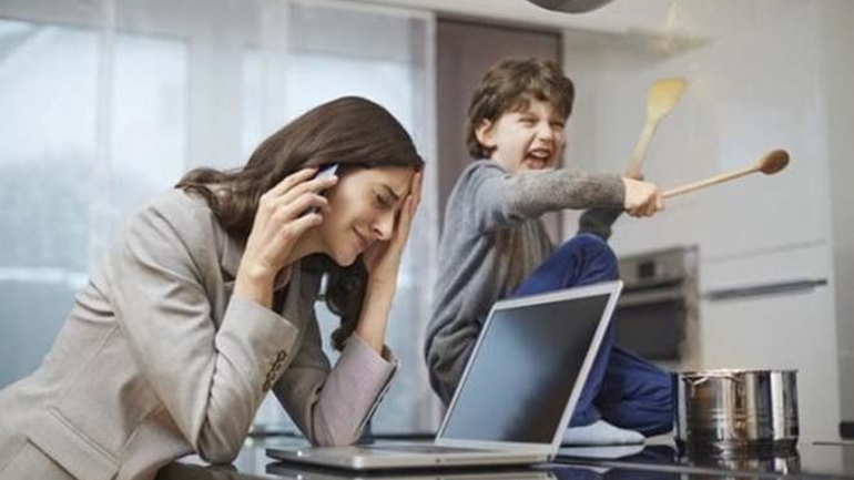 Όταν το παιδί συνηθίζει να σας διακόπτει