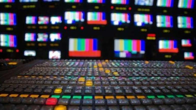 Στη Βουλή η τροπολογία για τις τηλεοπτικές άδειες