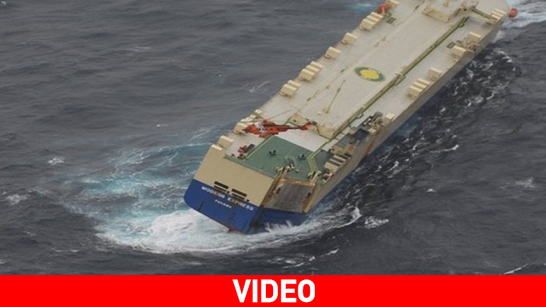 Εγκατάλειψη πλοίου που πήρε μεγάλη κλίση στο Βισκαϊκό Κόλπο