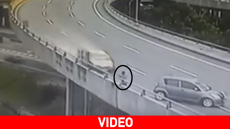 Ανέβηκε στο διάζωμα για να γλυτώσει τη ζωή του…