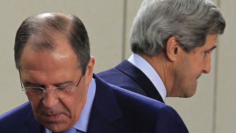 Ο Λαβρόφ εξέφρασε την «αγανάκτησή» του στον Κέρι για τις κατηγορίες περί διαφθοράς του Πούτιν