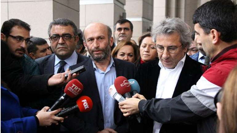 Τούρκοι δημοσιογράφοι απειλούνται με ισόβια για αποκαλυπτικό ρεπορτάζ τους