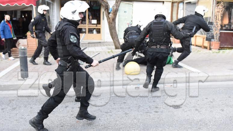 Βία μέρα-μεσημέρι στο κέντρο της Αθήνας