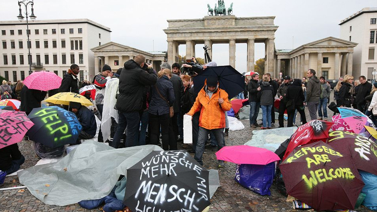 Γερμανία: Εξετάζεται περικοπή επιδομάτων σε πρόσφυγες που δεν ενσωματώνονται στο Υπ. Εργασίας