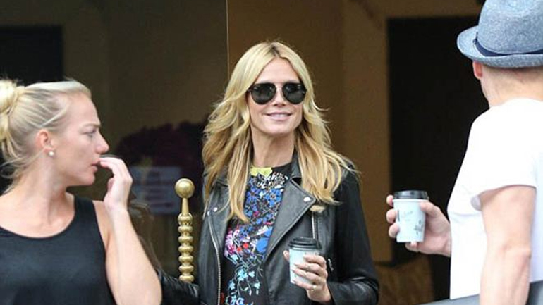 Δείτε πώς συνδύασε το floral φόρεμά της η Heidi Klum και έκανε τη διαφορά!