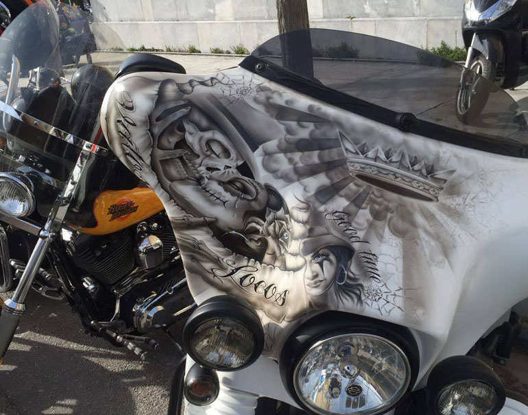 Έργο τέχνης πάνω σε μία Harley Davidson...