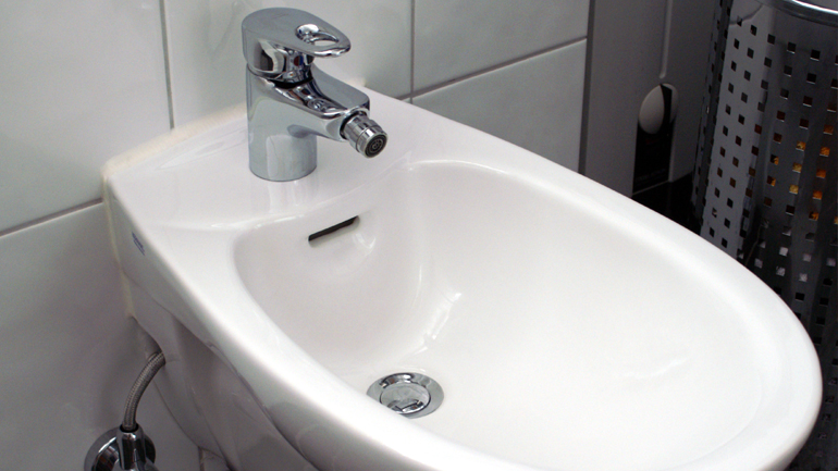 Νάπολη: Απόπειρα ανθρωποκτονίας με… μπιντέ