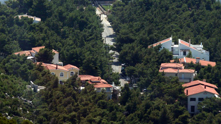 Νομιμοποιούνται χιλιάδες αυθαίρετα