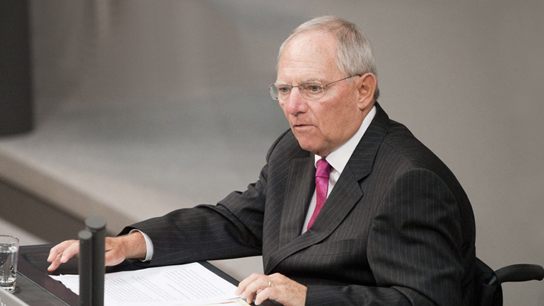 Εμμονή Σόιμπλε για Grexit