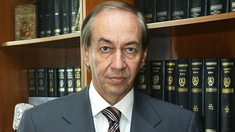 «Γυαλιά-καρφιά» έκαναν άγνωστοι το γραφείο του Δ. Μπούρλου