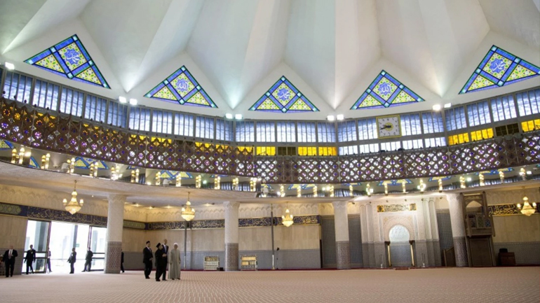 Ο Ομπάμα για πρώτη φορά επισκέπτεται τζαμί στις ΗΠΑ