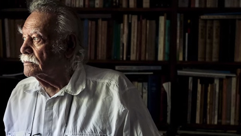 Ο Μανώλης Γλέζος προς την κυβέρνηση: Με τον λαό ή με το κουαρτέτο;