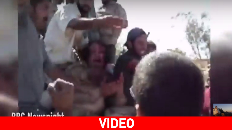 Βίντεο-σοκ: Οι τελευταίες στιγμές του Καντάφι πριν τον εκτελέσουν Βίντεο-σοκ: Οι τελευταίες στιγμές του Καντάφι πριν τον εκτελέσουν