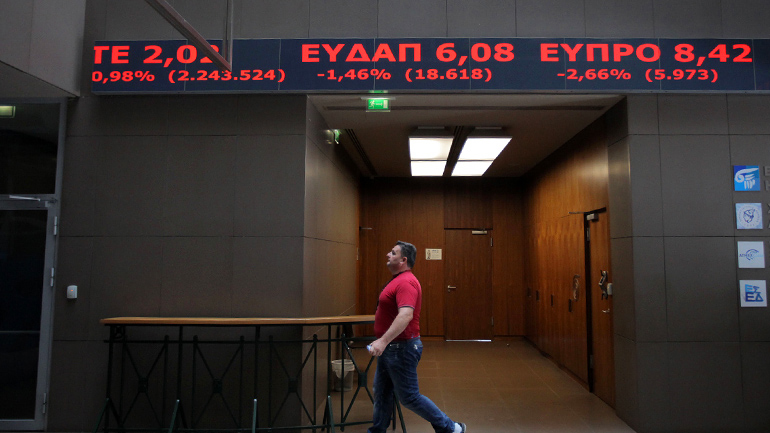 Καταρρέει το Χρηματιστήριο