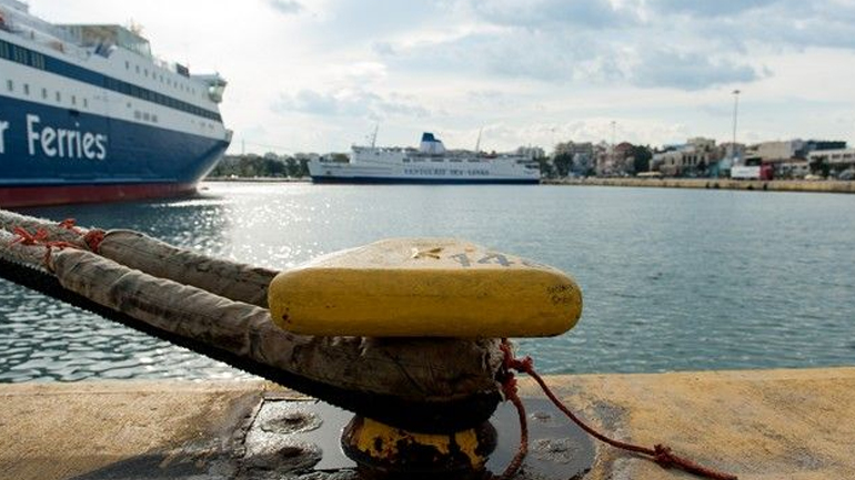 Συνεχίζουν τις κινητοποιήσεις οι ναυτεργάτες – Δεμένα τα πλοία στα λιμάνια