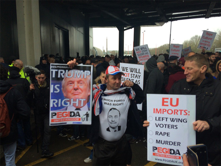 Από τη διαδήλωση στο Μπέρμιγχαμ