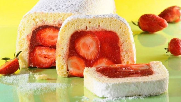 Η αποθέωση της φράουλας σε κέικ