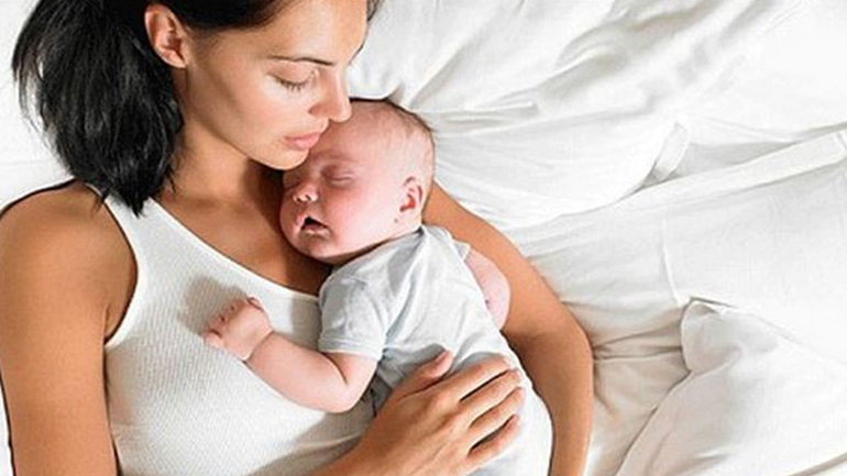 Μαμά για πρώτη φορά; Ένας μίνι οδηγός που λύνει τις απορίες των πρώτων ωρών