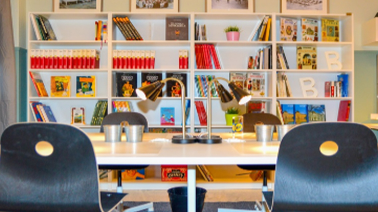 Η ΙΚΕΑ ανοίγει ακόμα ένα «παράθυρο στη γνώση» εξοπλίζοντας τη βιβλιοθήκη στο Βαρικό Φλώρινας