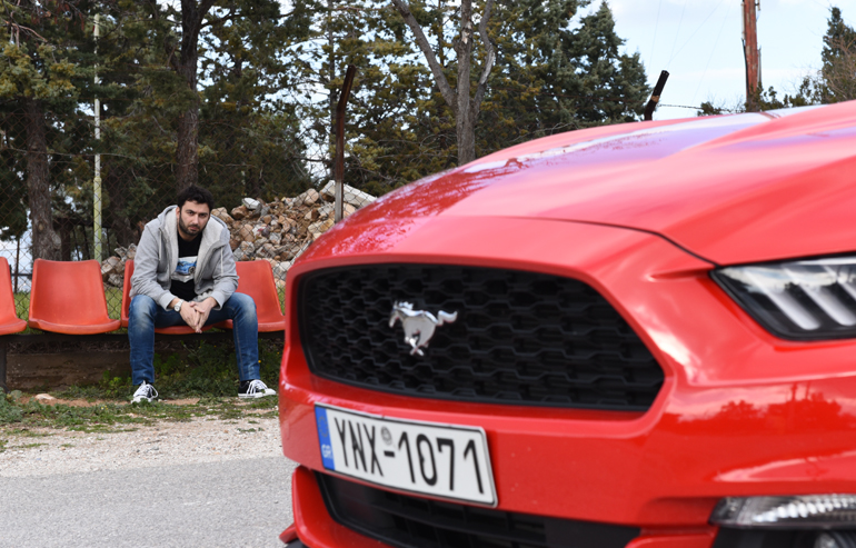 Η Mustang δεν είναι ένα τυχαίο μοντέλο... Είναι ένα μοντέλο που θα σε κάνει να ξεχνάς τα πάντα όταν κάθεσαι πίσω από το τιμόνι της...