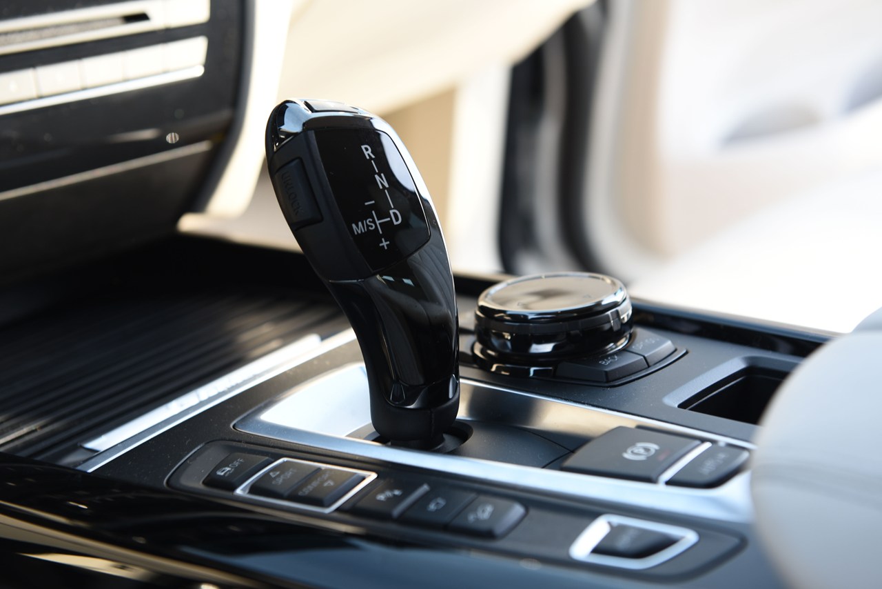 Αυτόματο κιβώτιο 8 σχέσεων...