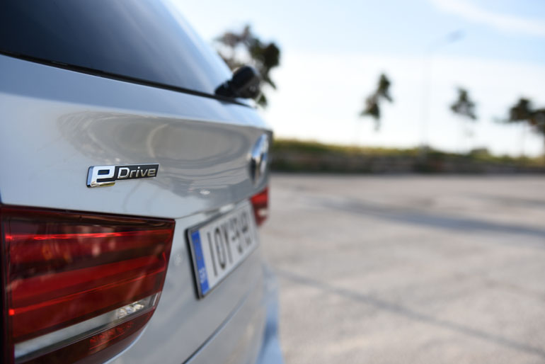 Το λογότυπο eDrive δείχνει και την έκδοση της συγκεκριμένης Χ5..