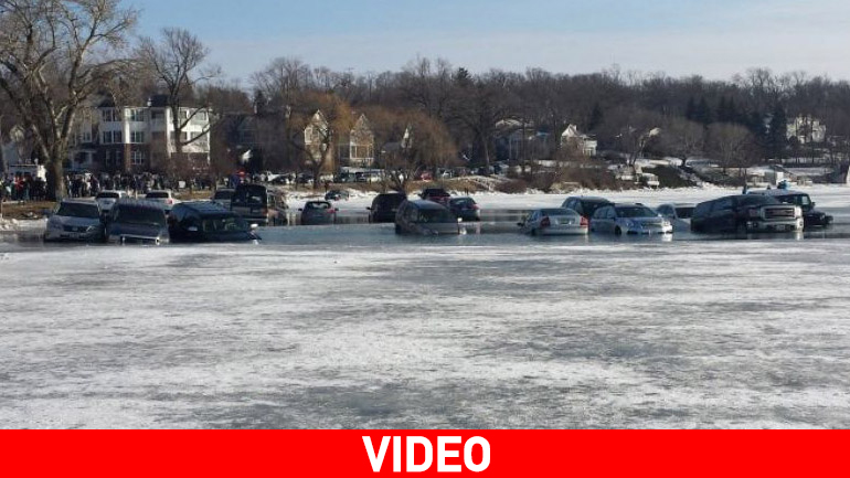 Παγωμένη λίμνη «κατάπιε» τα αυτοκίνητα!