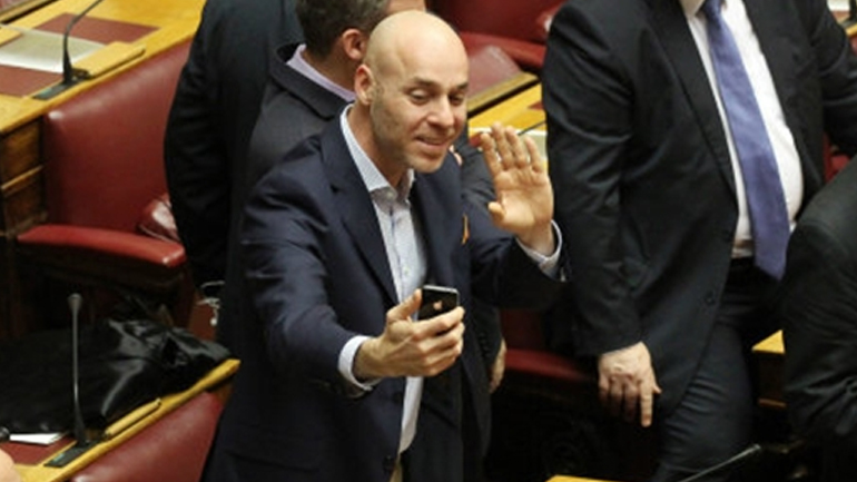 Ποδηλάτης, παρουσιαστής, βουλευτής, τώρα και… αστυνομικός!