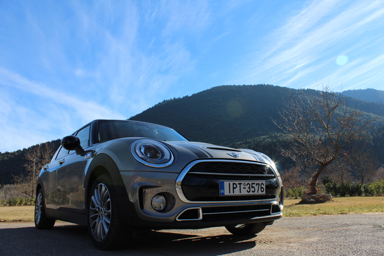 Έχοντας μπροστά σου το Clubman Cooper S μαζί φυσικά με τα... κλειδιά γνωρίζεις από πριν πως θα περάσεις ωραία το υπόλοιπο της ημέρας! 