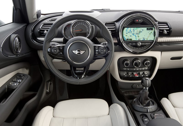 Η ποιότητα κατασκευής βρίσκεται σε πολύ ψηλά επίπεδα. Το αντιλαμβάνεσαι με το που καθίσεις στη θέση του οδηγού...