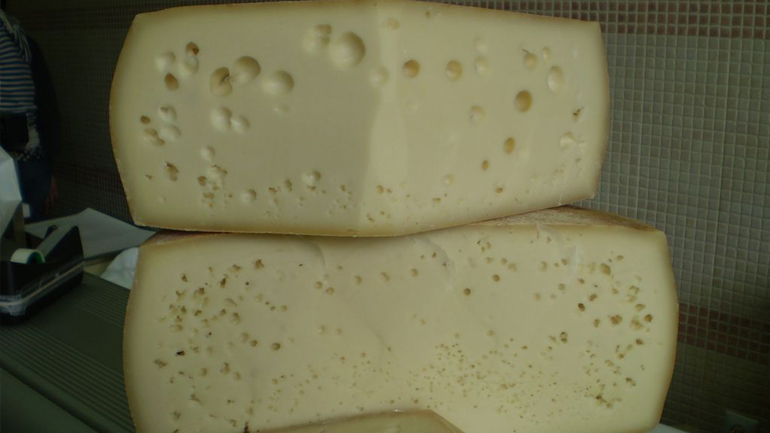 Κατάσχεση τυροκομικών προϊόντων σε αποθήκη του Ρέντη