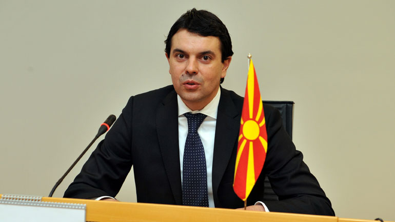 Ποπόσκι: Δεν συμφέρει την ΠΓΔΜ να γίνει η Ελλάδα ένα απέραντο πάρκινγκ μεταναστών