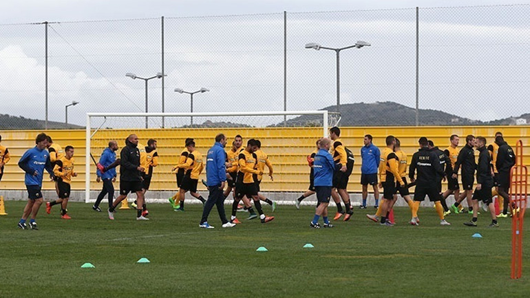 ΑΕΚ: Έτοιμος για Ολυμπιακό ο Μπαρμπόσα