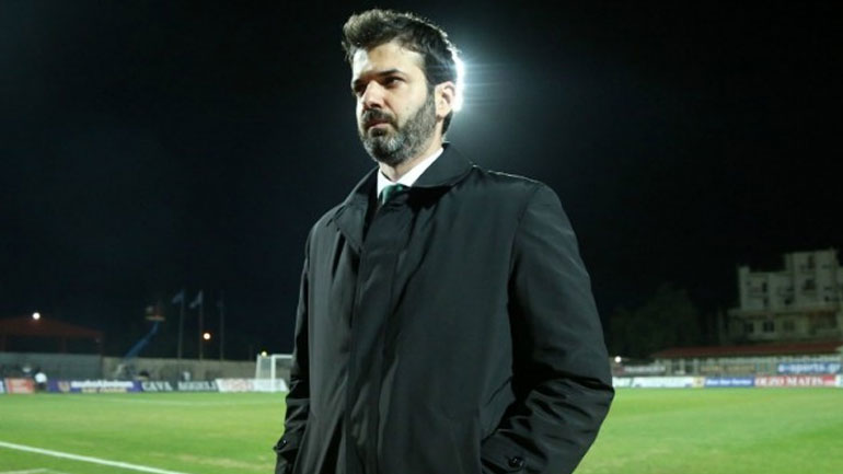 Στραματσόνι: «Να σκέφτεστε το παιχνίδι, όχι τον διαιτητή»