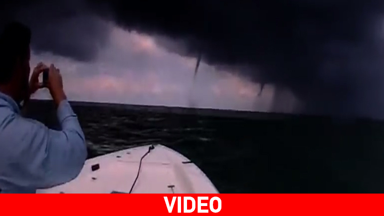 Πέρασε με τη βάρκα του μέσα από υδροστρόβιλο!