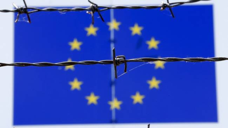 Μας δείχνουν την έξοδο από τη Σένγκεν οι συστάσεις της Κομισιόν