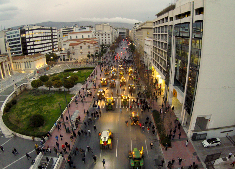 Πανοραμική φωτό με την άφιξη των τρακτέρ