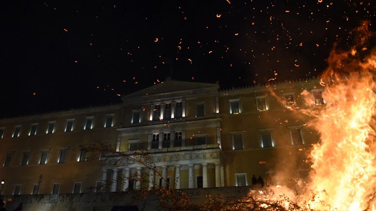 Θαυμάστε τη δημοκρατία των μνημονίων