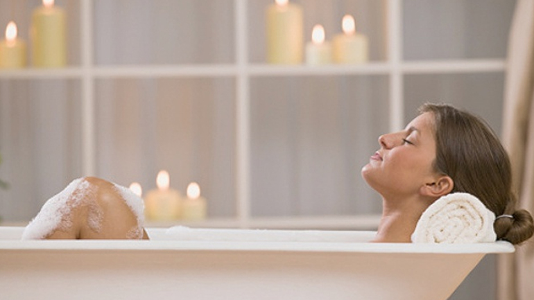 Αιθέρια έλαια και γάλα για το κρυολόγημα