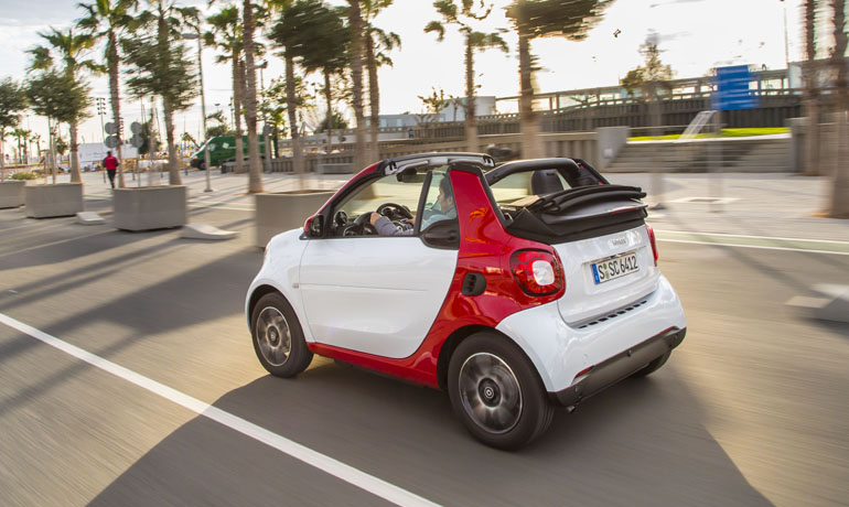 Εντυπωσιάζει με την άνεση και την οδηγική του συμπεριφορά