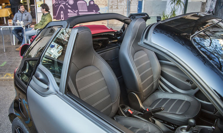 Εξαιρετικά άνετα και αναπαυτικά τα καθίσματα