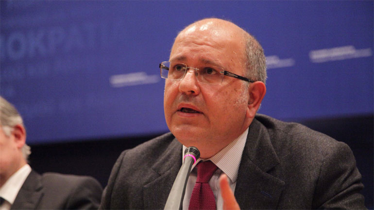 Ν. Ξυδάκης: «Διασώζουμε βάσει διεθνούς δικαίου»