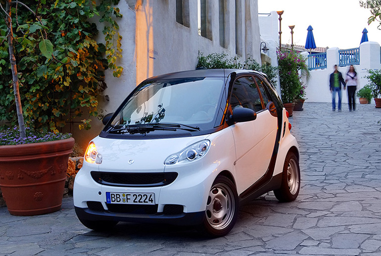 Αυτό είναι το Smart του 2007. Ένα αντίστοιχο πωλείται για 1.000 ευρώ...